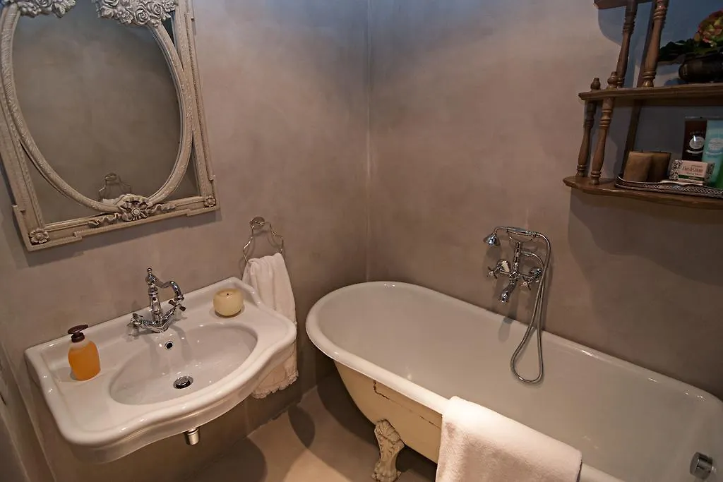 Holiday Home Porta Alla Fonte Massa e Cozzile