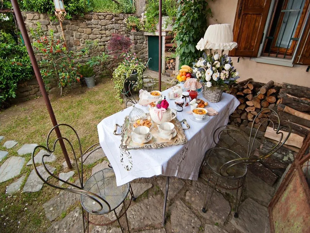 Holiday Home Porta Alla Fonte Massa e Cozzile